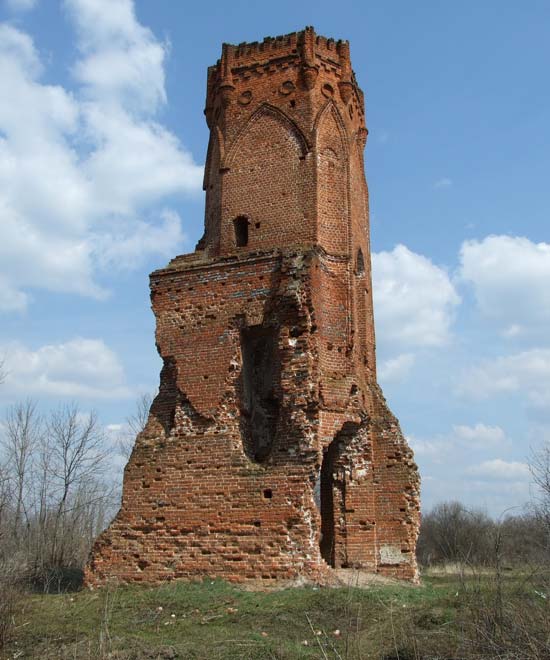Остатки смотровой башни дворца усадьбы Знаменское